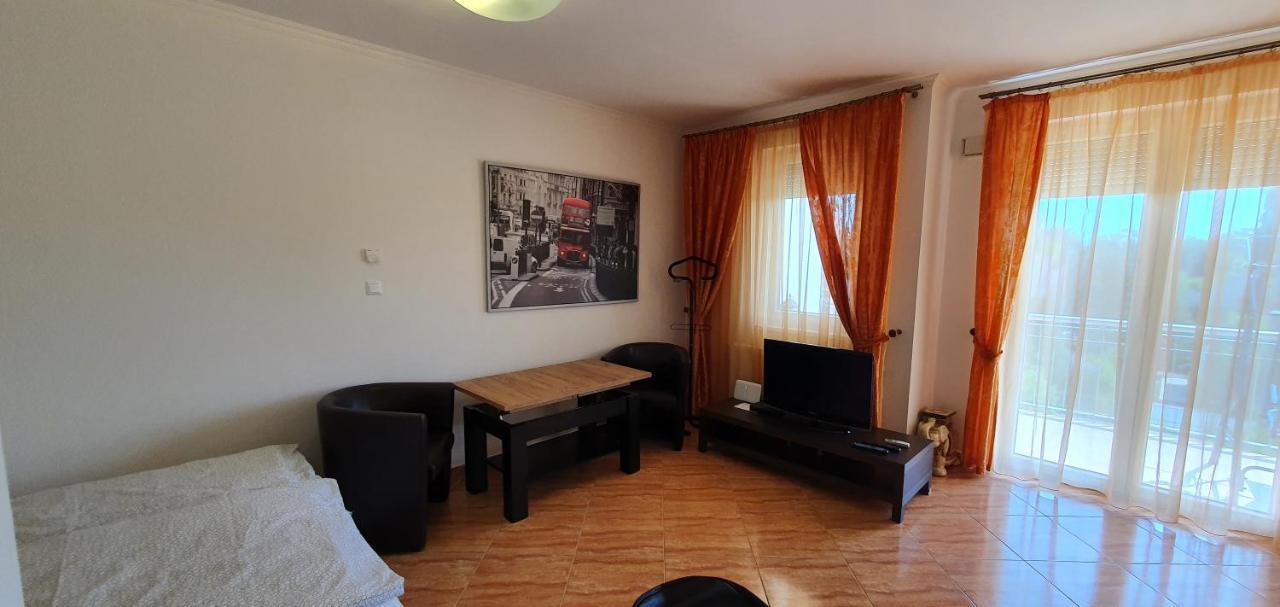 Bazsi Golden Beach Apartman Siofok Ngoại thất bức ảnh