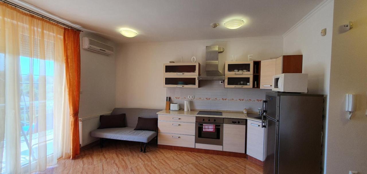 Bazsi Golden Beach Apartman Siofok Ngoại thất bức ảnh